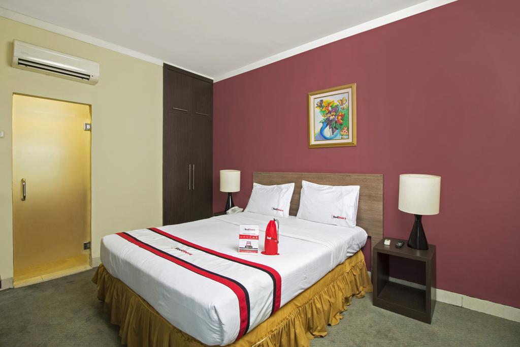 Reddoorz Premium @ Thamrin Kebon Sirih Hotel Jakarta Luaran gambar