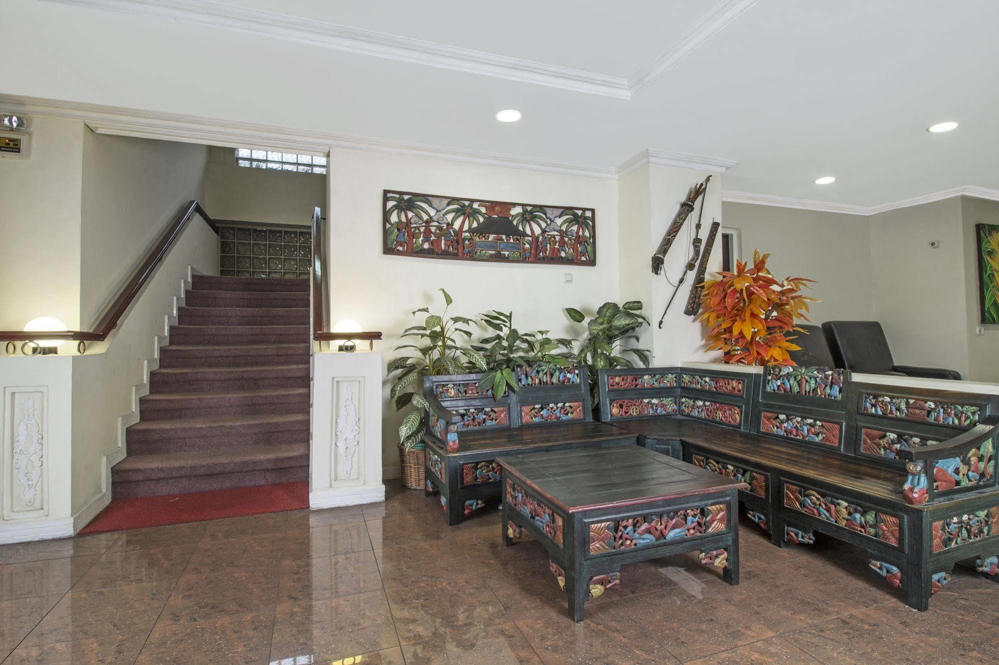 Reddoorz Premium @ Thamrin Kebon Sirih Hotel Jakarta Luaran gambar