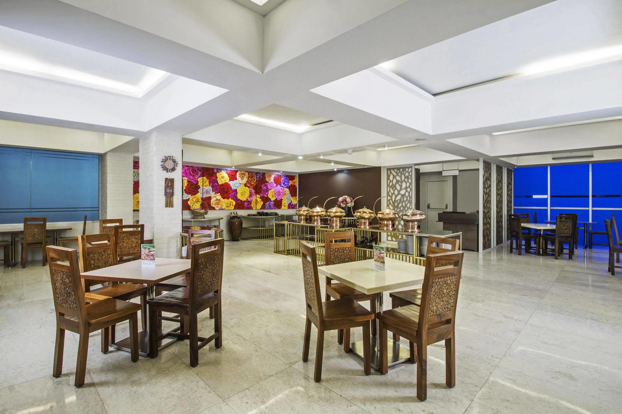 Reddoorz Premium @ Thamrin Kebon Sirih Hotel Jakarta Luaran gambar