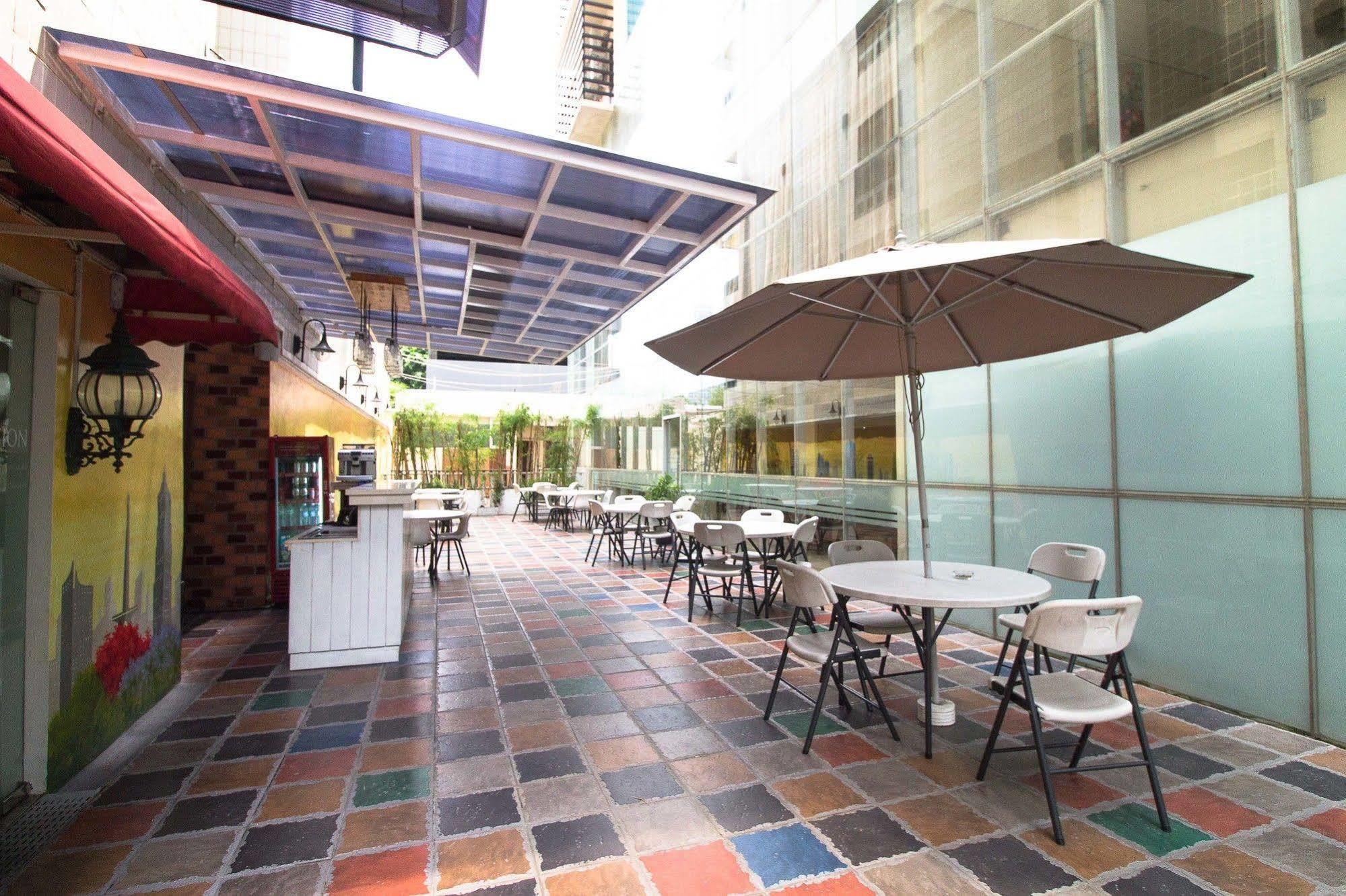 Reddoorz Premium @ Thamrin Kebon Sirih Hotel Jakarta Luaran gambar