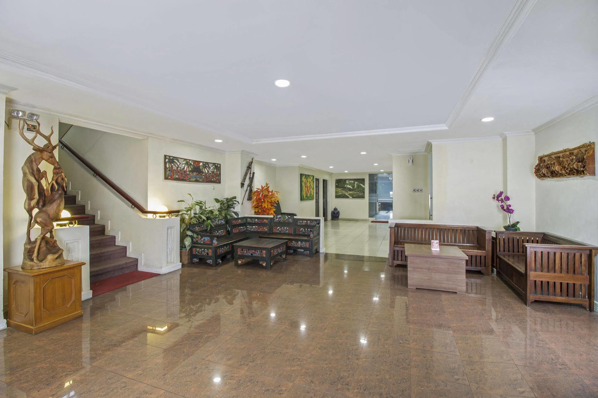 Reddoorz Premium @ Thamrin Kebon Sirih Hotel Jakarta Luaran gambar