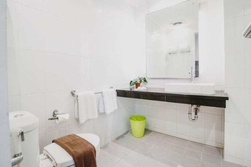 Reddoorz Premium @ Thamrin Kebon Sirih Hotel Jakarta Luaran gambar